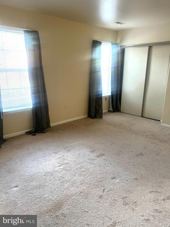 Building Photo - 2753 Bixby Rd