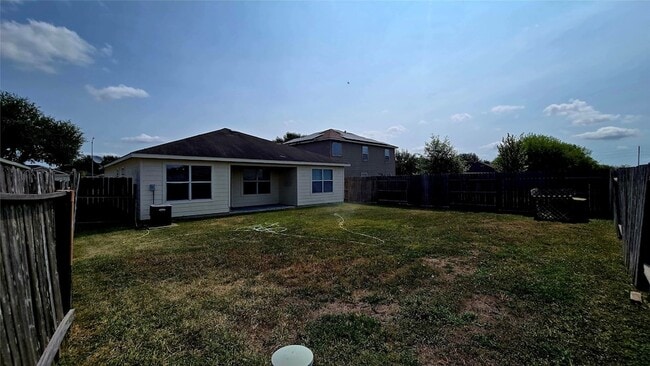 Building Photo - 7122 Sunrise Hill Ln