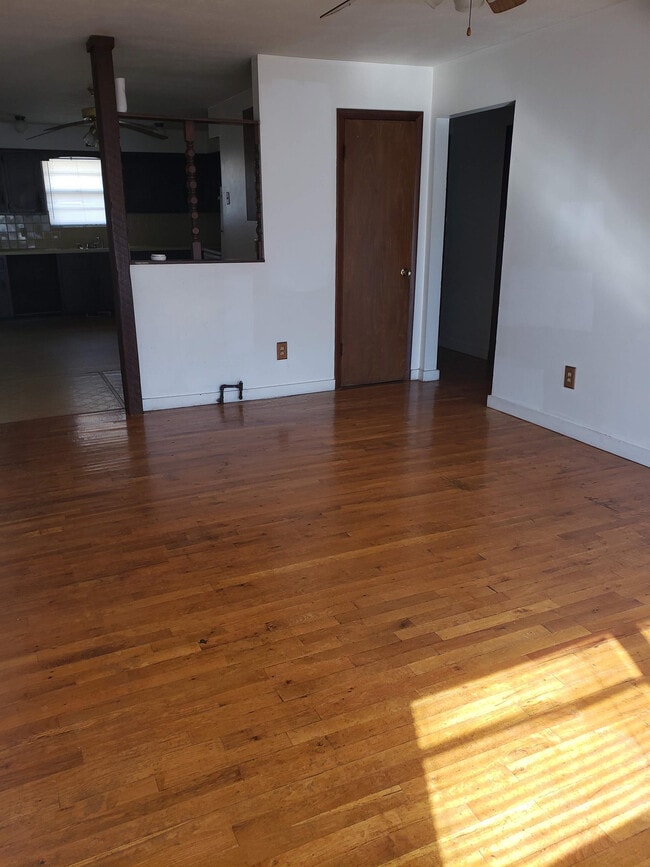 Primary Photo - 2026 S Barcliff Ave