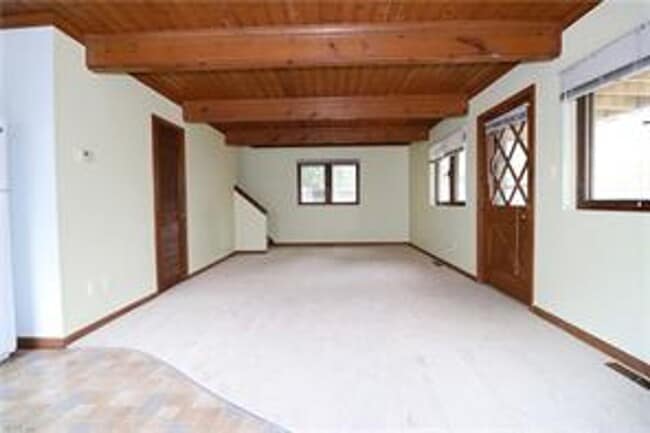 Building Photo - North End Beach Cottage 2 Bedroom 1 Bath