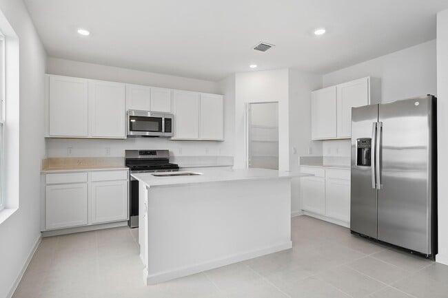 Building Photo - 10835 NW Moon Rise Ln