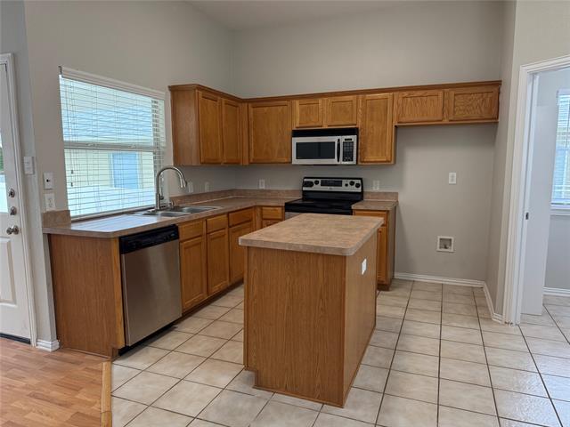 Building Photo - 413 Hilltop Dr