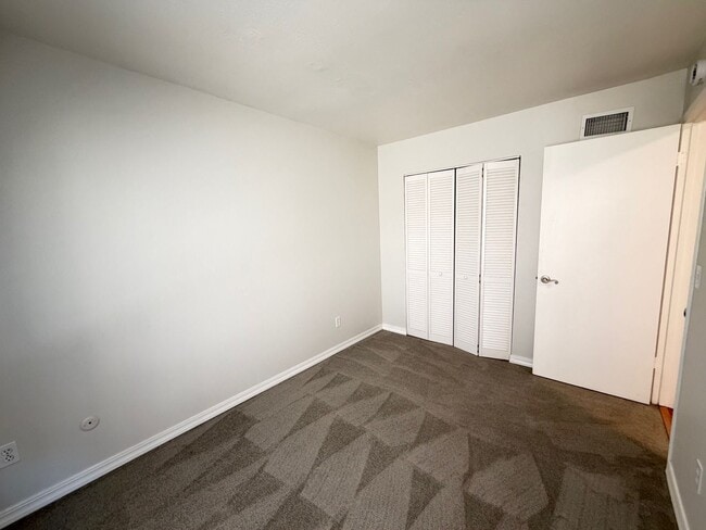 Building Photo - Convenient 2 Bedroom Condo in Bennett Valley