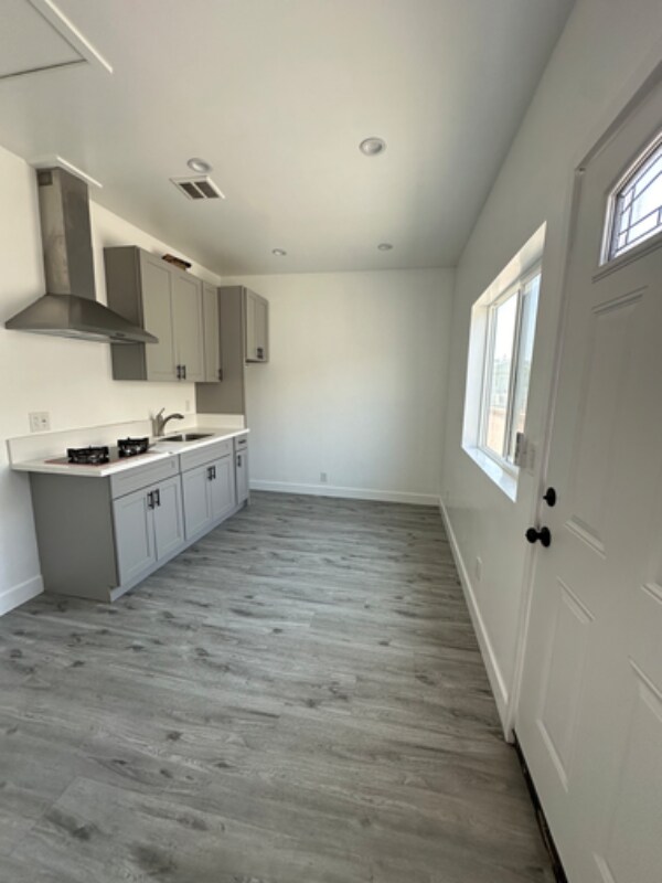 Building Photo - 1031 E Cruces St