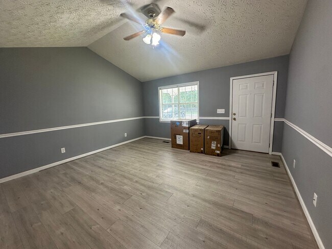 Building Photo - Oxford Rental