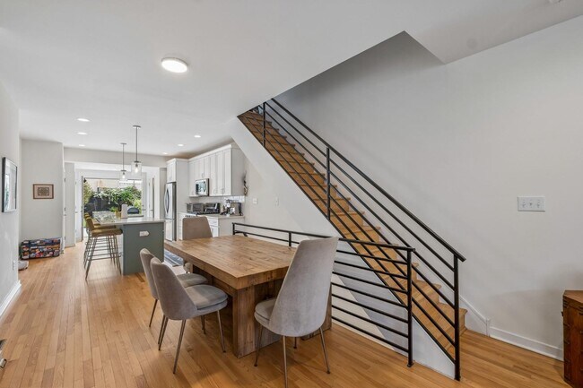 Building Photo - 1329 Marlborough St