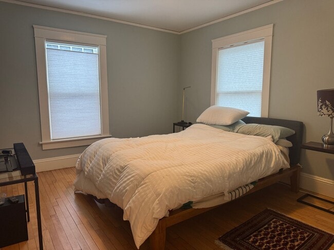 Building Photo - 3 bedroom, 2.5 bath home walking distance to Dartmouth College