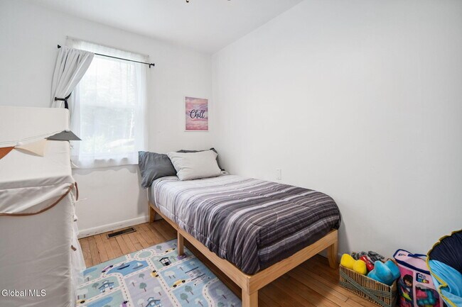 Building Photo - 1136 Enid Rd