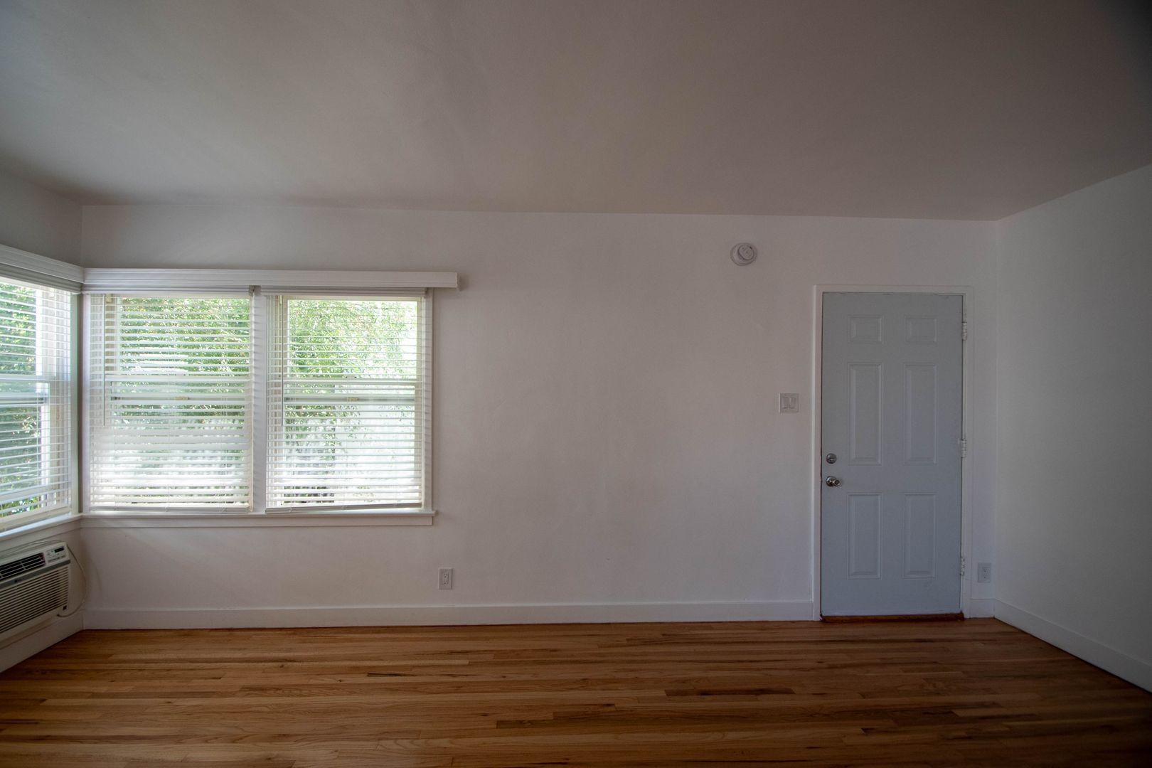Building Photo - 14437 Dickens St