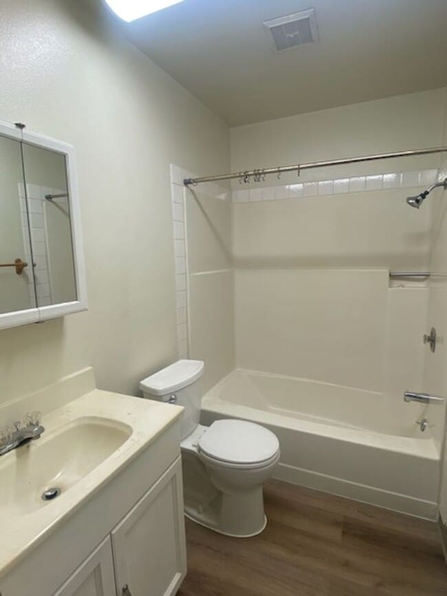 Building Photo - Fantastic 2-Bedroom, 1-Bath Apartment With W/D Hookups in Creswell!