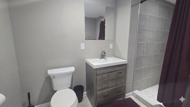 Building Photo - Welcome to this 3 bedroom 3 Bull Bathroom home with a Basement