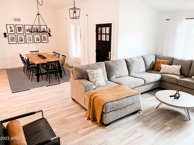 Building Photo - 9067 E Larkspur Dr