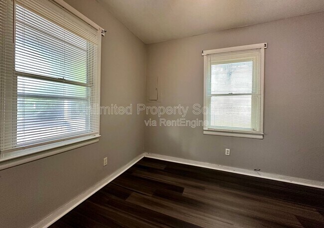 Building Photo - 1109 Fanning St