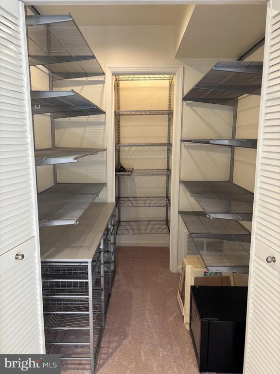 Building Photo - 1249 Derbyshire Rd