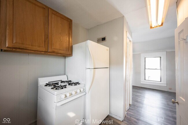 Building Photo - 918 S Bell St