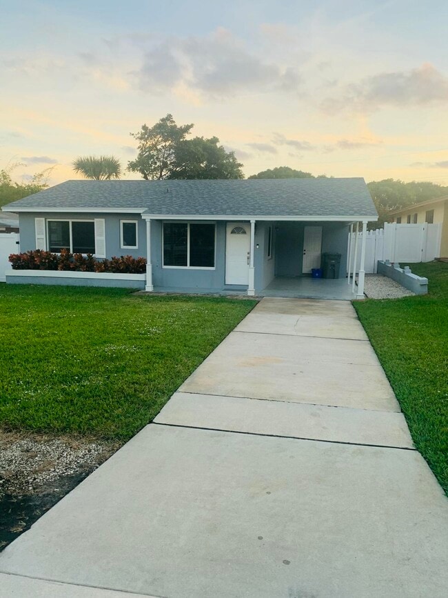 Building Photo - 1092 Florence Rd