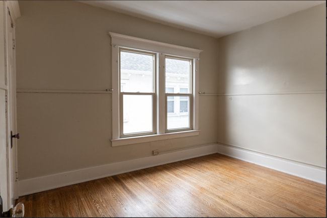 Building Photo - 157 Saranac Ave