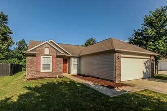 Building Photo - 3 Bedroom in Warren Township