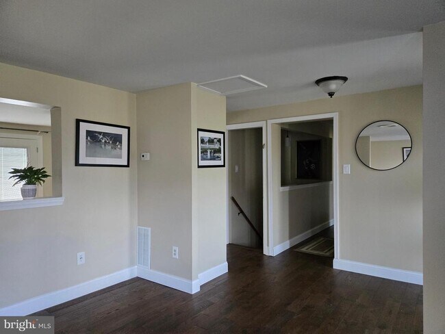 Building Photo - 3300 Mt Airy Ct