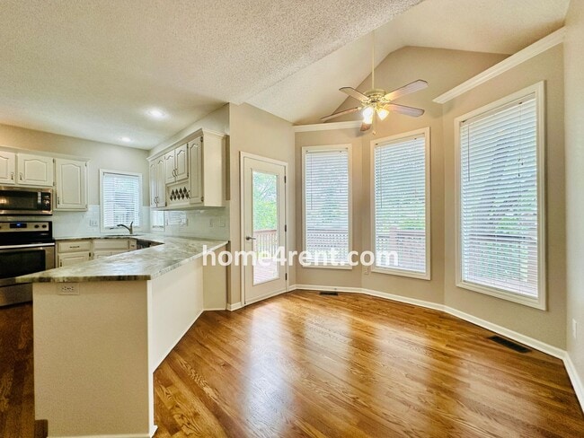 Building Photo - Beautifully Renovated Home in Olathe with a Finished Basement!