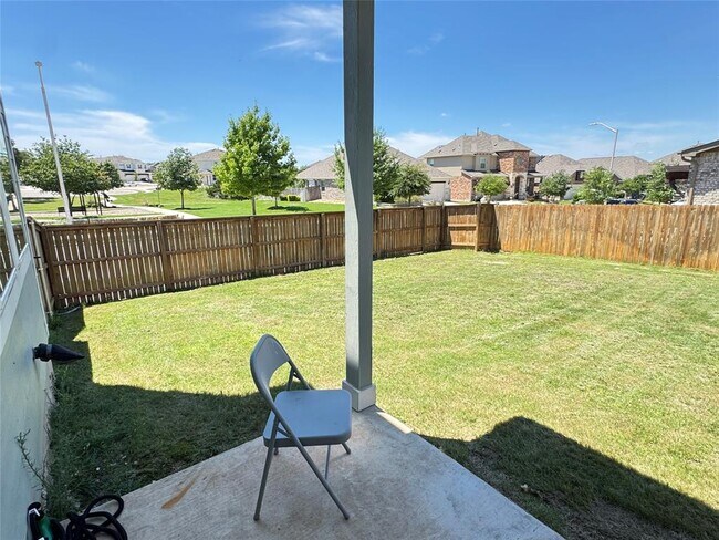 Building Photo - 2328 Calvert Dr