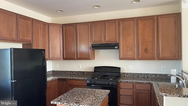 Building Photo - 503 Edmonton Terrace NE