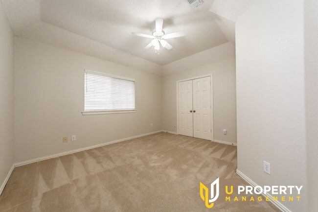 Building Photo - Great location, nice community! Make it yo...