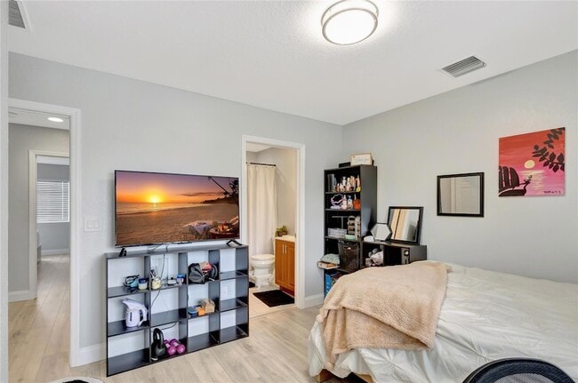 Building Photo - 2037 Nassau Dr