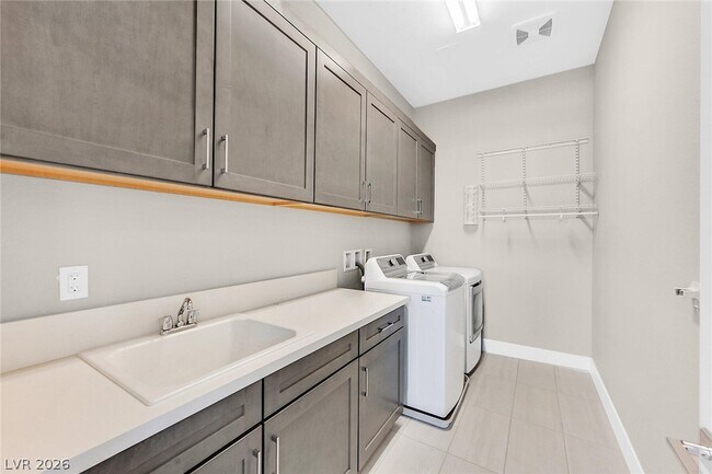 Building Photo - 4008 Desert Trce Ct