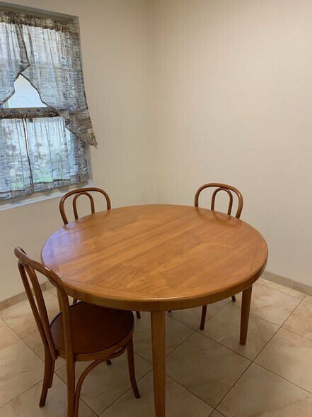 Dining Room - 1635 Derby St