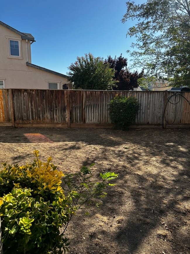 Building Photo - $1497.50 off first full months rent