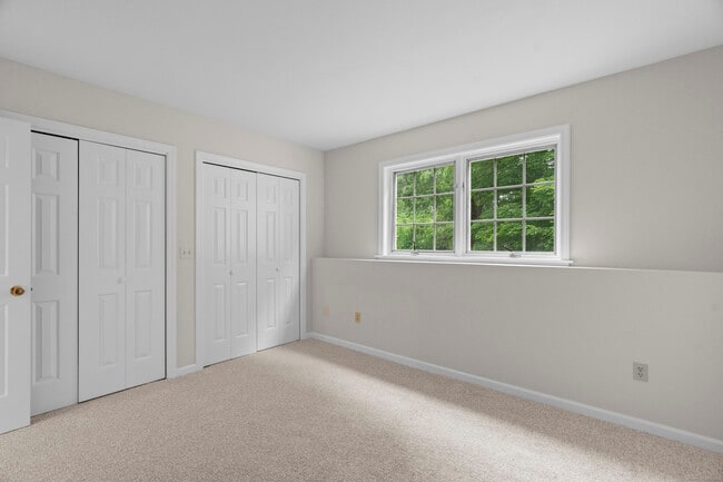 Building Photo - 28 Brantwood Dr