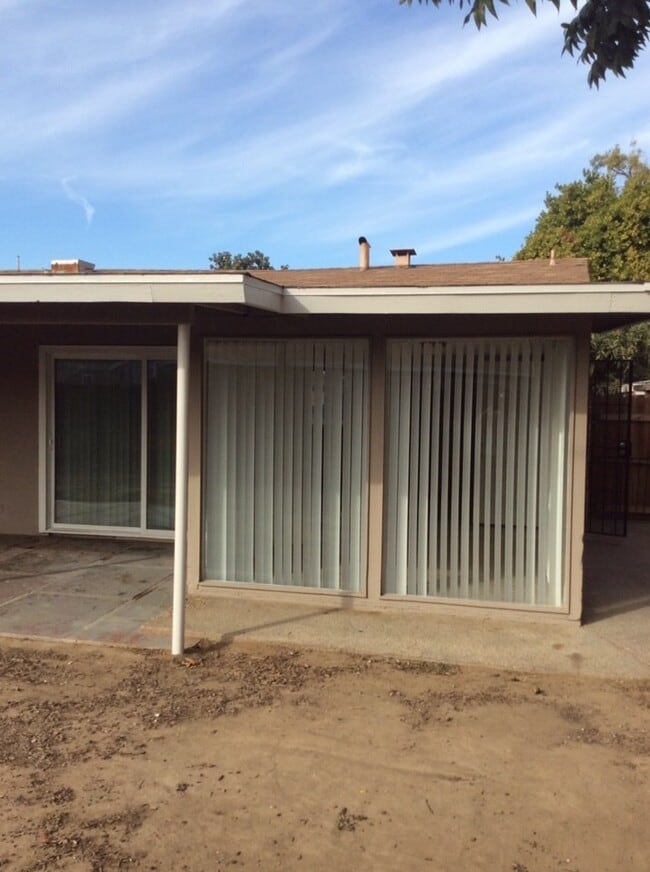 Building Photo - Beautiful home. Apply today!