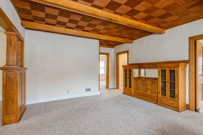 Building Photo - 102 Park Pl