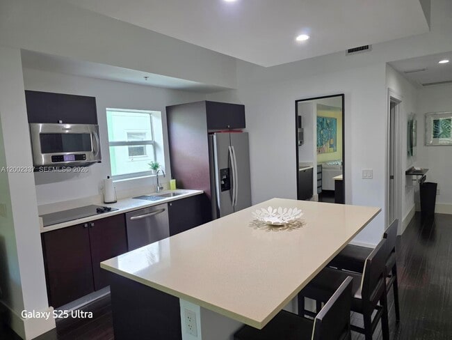 Building Photo - 5300 NW 87th Ave