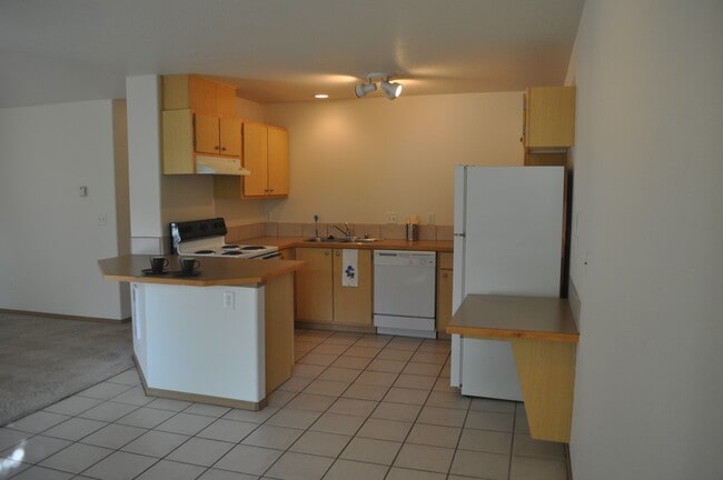Kitchen - Arborlane Apartments