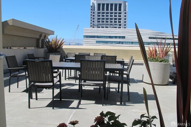 Building Photo - 199 New Montgomery St