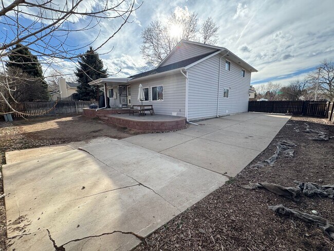 Building Photo - Room for Rent – Bear Valley, Denver | $1,000/month (Bills Included)