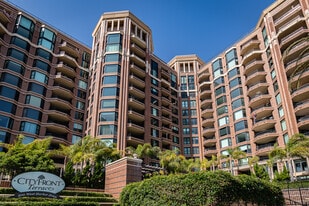Building Photo - 500 W Harbor Dr