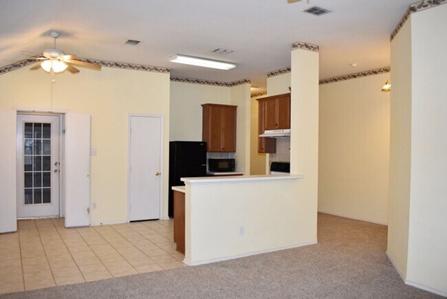 Building Photo - AVAILABLE NOW - Charming 3 Bed Home in Denton | Open Layout, Fireplace, Large Backyard