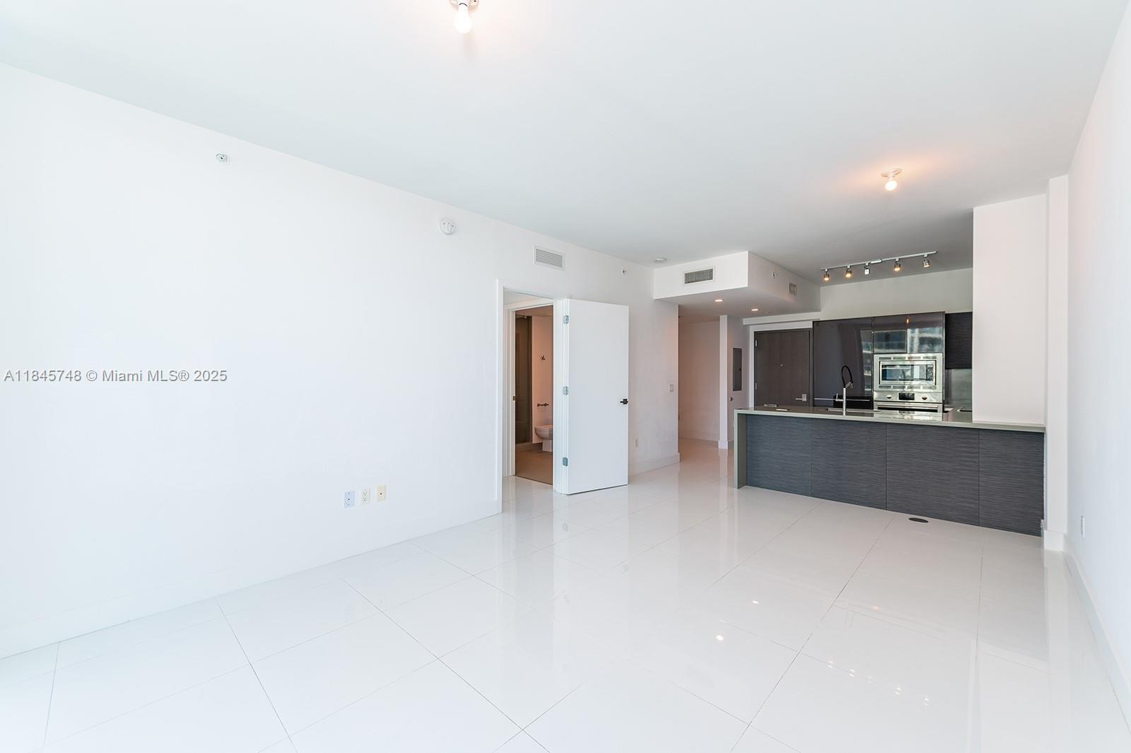 Building Photo - 1080 Brickell Ave