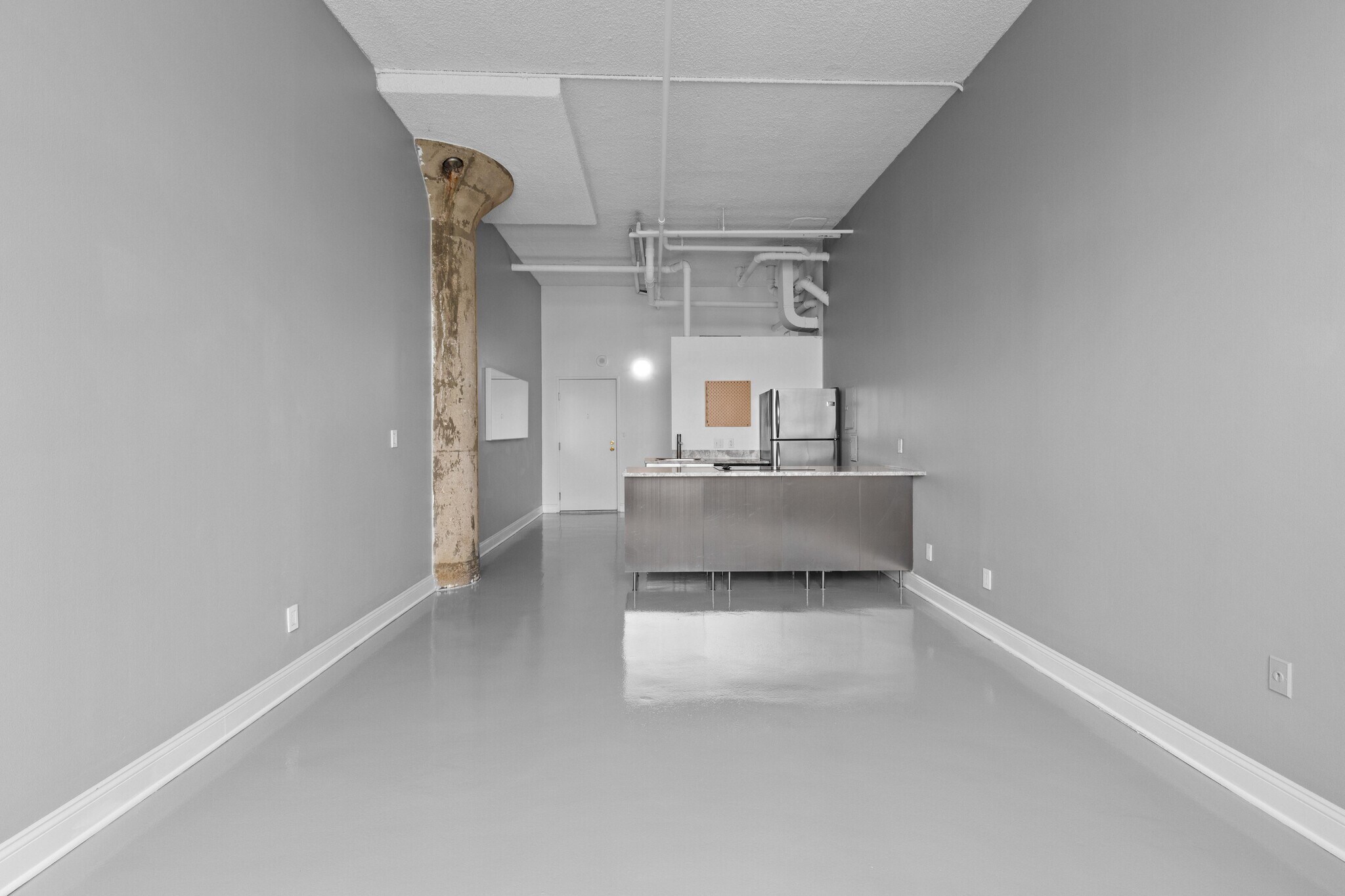 Building Photo - 6533 E Jefferson Ave