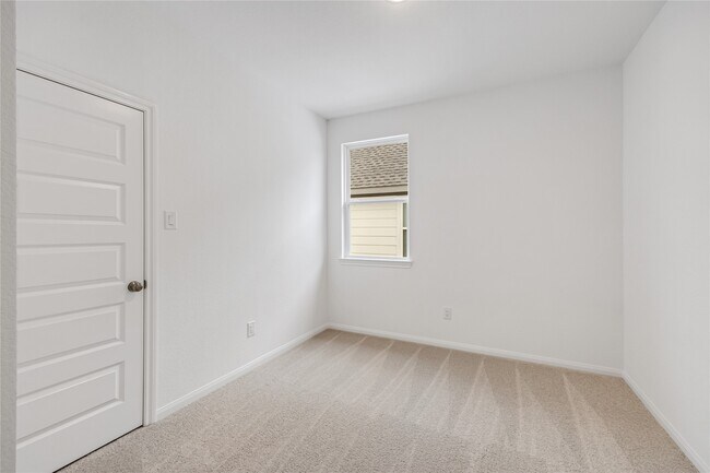 Building Photo - 7223 Blue Gentiana Ln