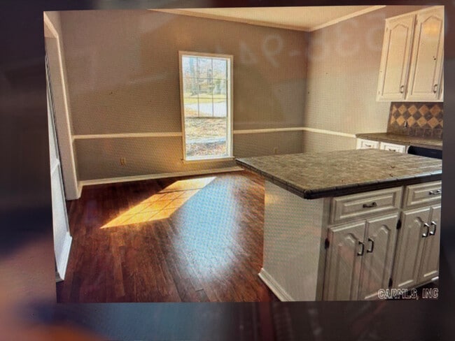Building Photo - 5506 Oakwood Dr