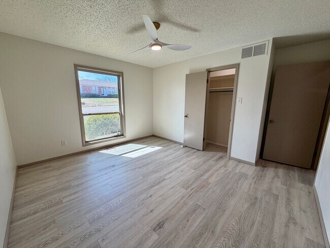 Building Photo - Beautifully Remodeled 3 Bedroom 2 Bathroom Home Available for Rent