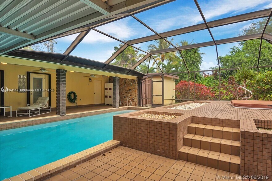 Building Photo - 7440 SW 70th Ter