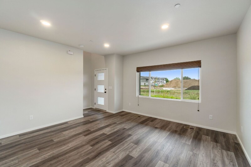 Building Photo - 2720 Barnstormer St