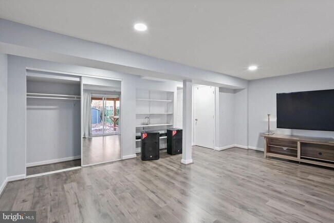 Building Photo - 6446 Shannon Station Ct