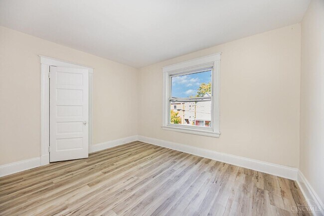 Building Photo - Two Bedroom Available Now and for 26-27 Year!