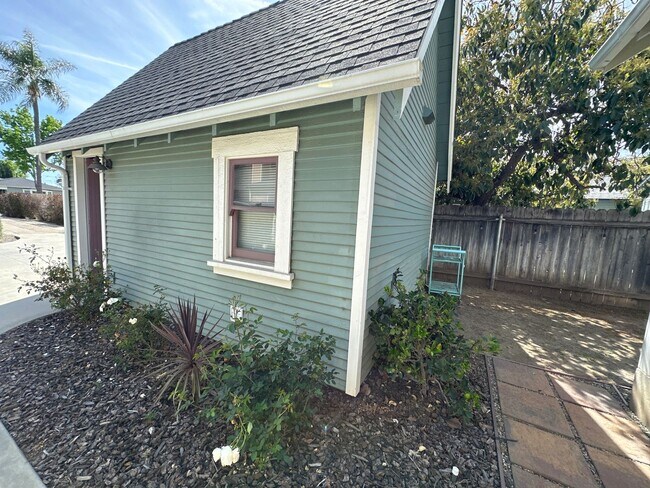 Building Photo - Jefferson (545)